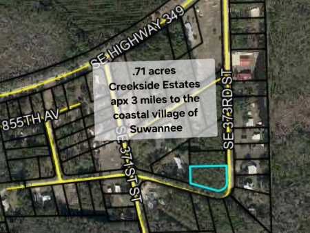 .71 acres in Creekside S/B 4 miles from Suwannee
